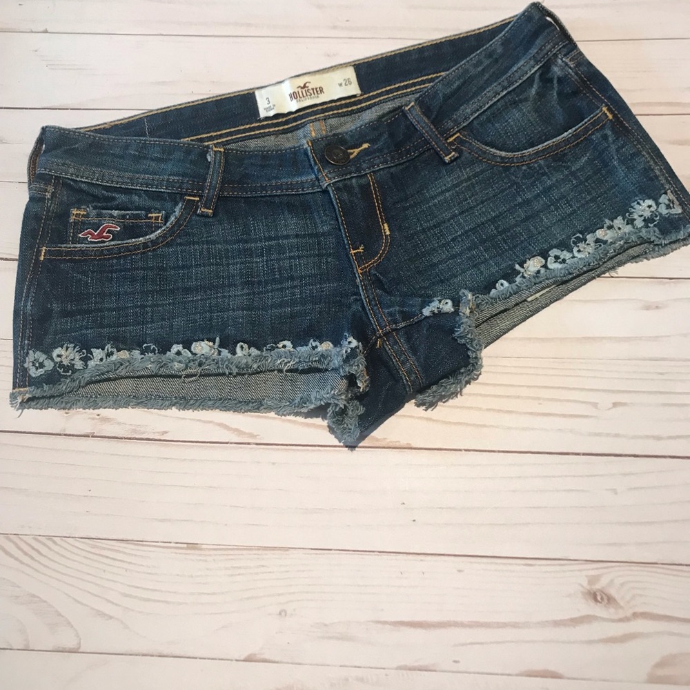 Hollister jeans shorts size 3/26
